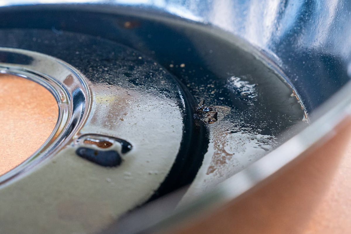 Pulire il grill: rimuovere incrostazioni e grasso