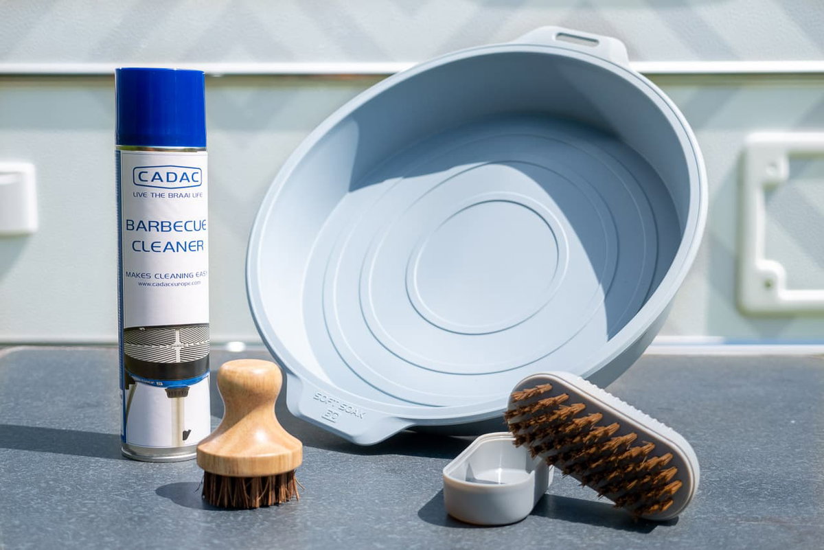 Detergenti CADAC e strumenti per pulire le superfici antiaderenti