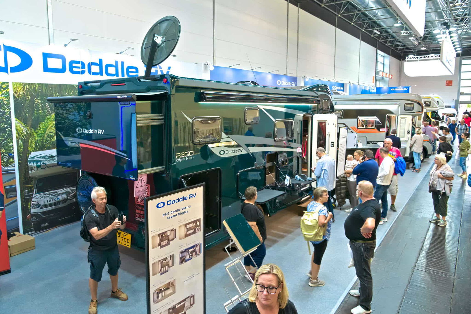 Novità: Deddle RV (2025) - ingegnosi camper dalla Cina con scivoli, lavatrice e proiettore