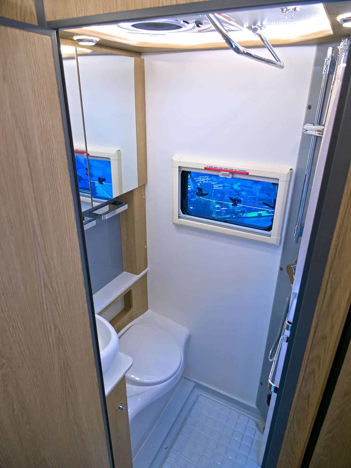 Deddle RV EASY TOUR E-PRO - Bad Caravan Salon 2024