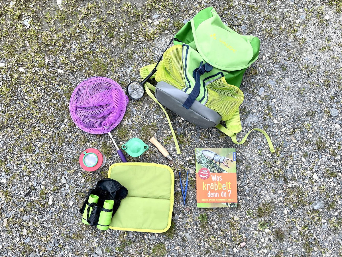 Set da esploratore come attività per bambini in campeggio