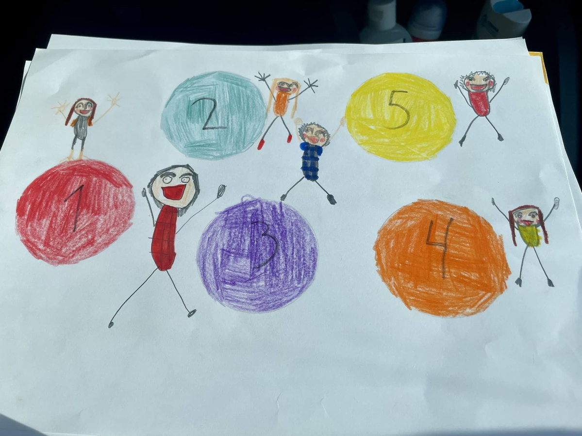 Giochi di colorazione e di indovinelli con i bambini