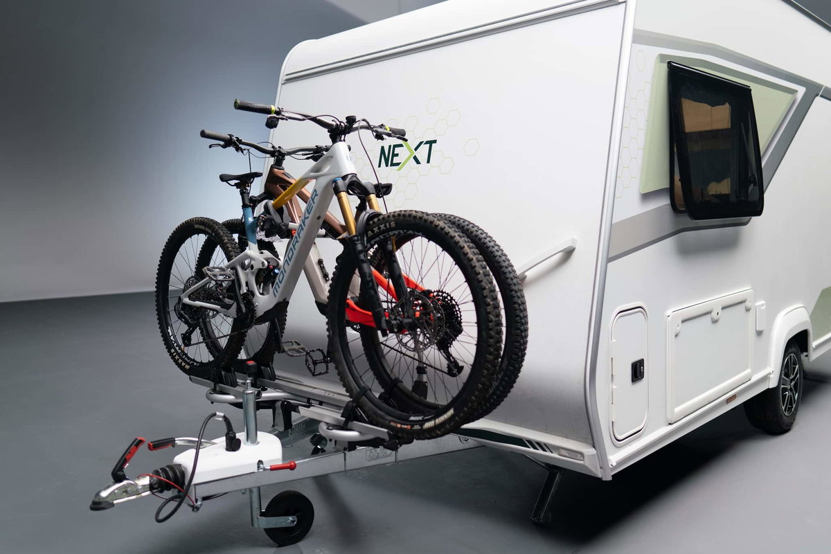Next 380 con portabici a timone