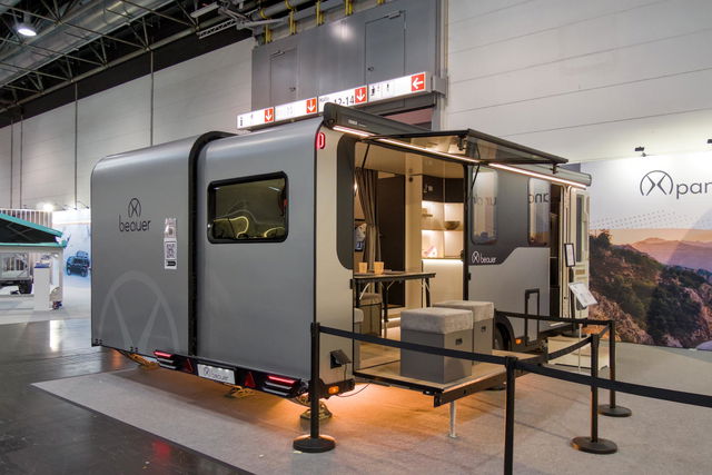 Caravan compatto diventa domicilio di lusso: come questo pratico roulotte si trasforma in una casa mobile XXL