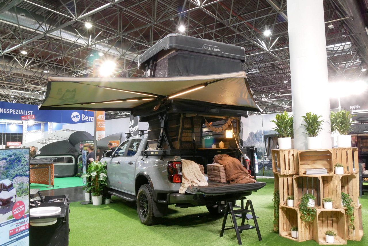Tende da tetto piuma e cabine per pickup ad estensione elettrica: campo di lusso a portata di pulsante