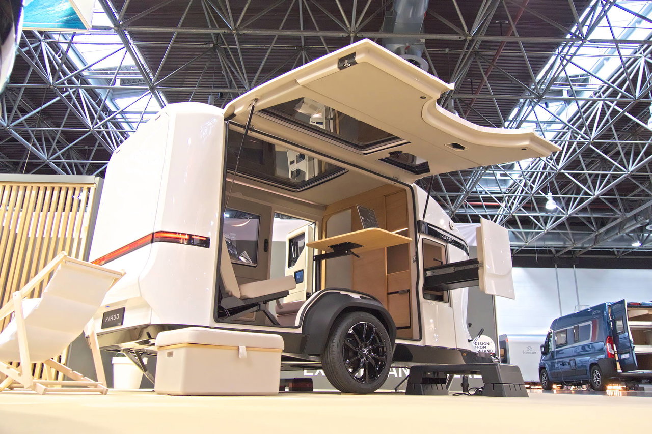 Aerodinamica invece di zavorra: come Karoo reinventa l'e-camping con il design finlandese