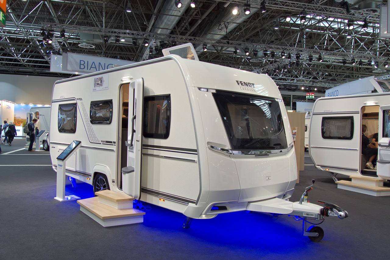 Fendt Apero Activ 465 GE (2027): caravan moderno in stile lifestyle con letti singoli